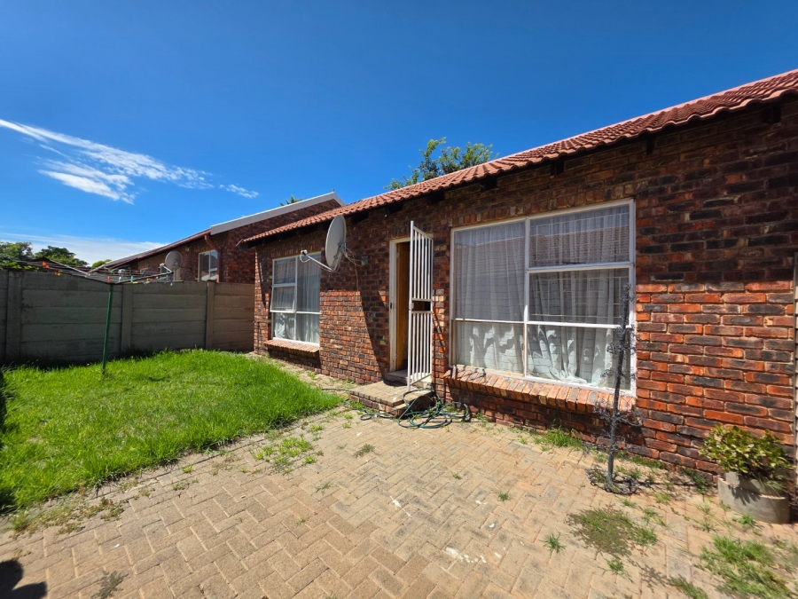 2 Bedroom Property for Sale in Fleurdal Free State
